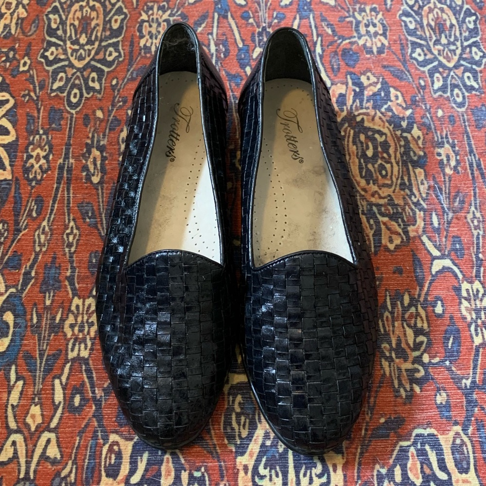 Trotters black loafers 👯‍♀️
